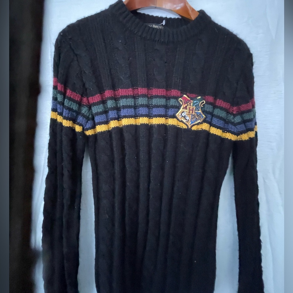 Harry Potter Quidditch Sweater Sz M Official Wizarding World HOGWARTS RARE!